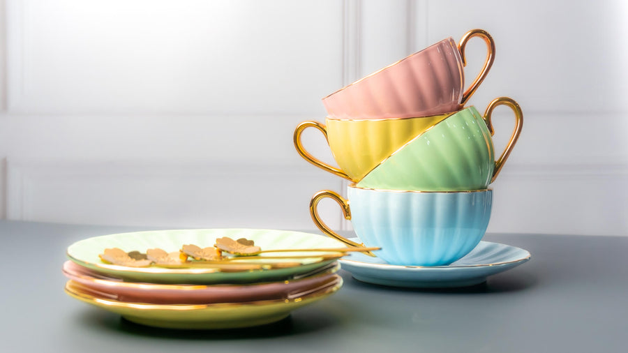 Le Francais Tea Cups & Saucers - Set of 4